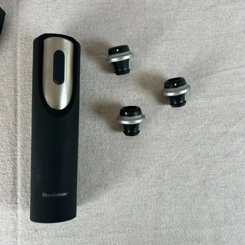 Brookstone Wine Preserver With 3 Wine Stoppers With Date Indicator Rings & Stand